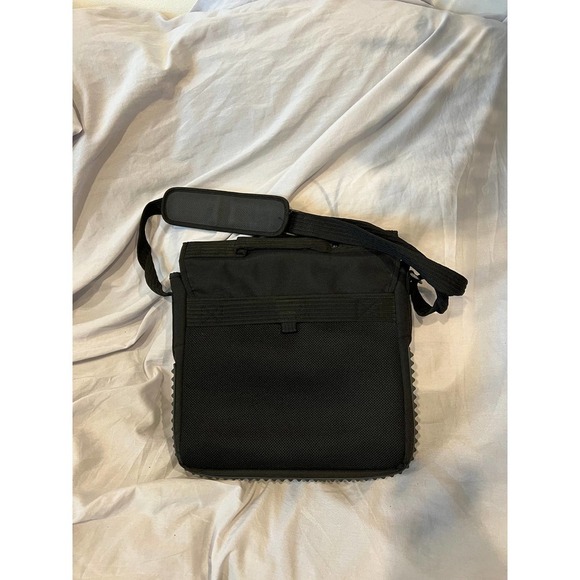 Targus Laptop Briefcase w Shoulder Strap - Picture 5 of 5